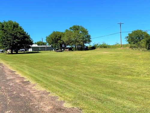 .35 Acre TX Triple Lot Near Lake : Howardwick : Donley County : Texas