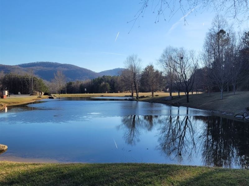 Unrestricted Smoky Mountain Views : Bryson City : Swain County : North Carolina