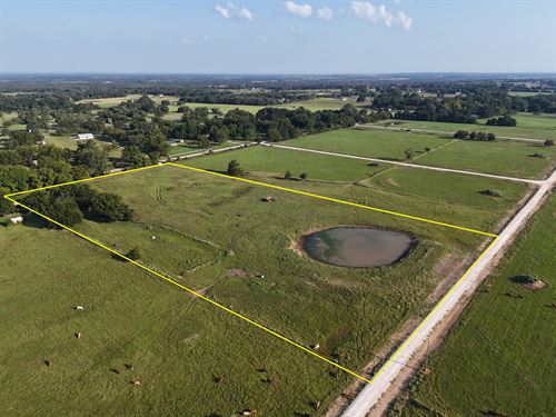 Ranch Land with Pond with Utilities : Mexia : Limestone County : Texas