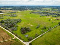 1+ Acre with Great Road Access : Luling : Caldwell County : Texas