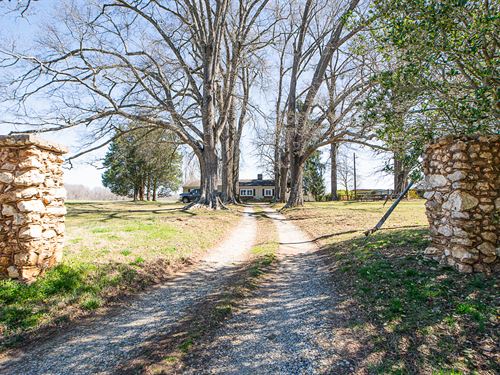 Moores Mill Road Farm : Rougemont : Durham County : North Carolina