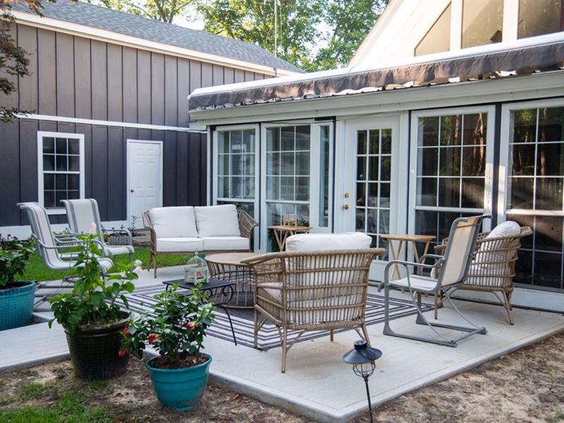 Beautiful Home for Sale on Lake Con : Ferriday : Concordia Parish : Louisiana