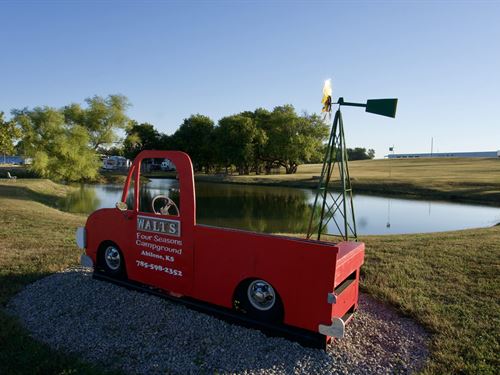 Walt's Four Season Campground : Abilene : Dickinson County : Kansas