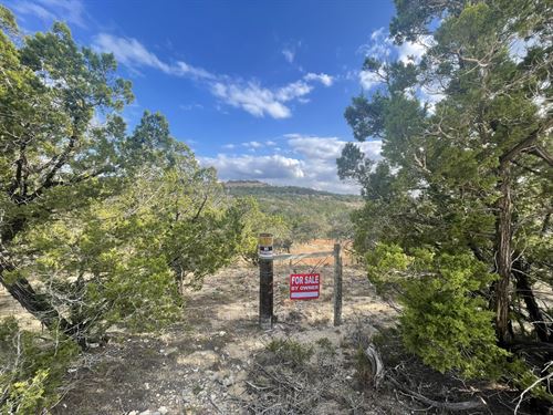 Ranch Land with Hilltop Views in TX : Kendalia : Blanco County : Texas