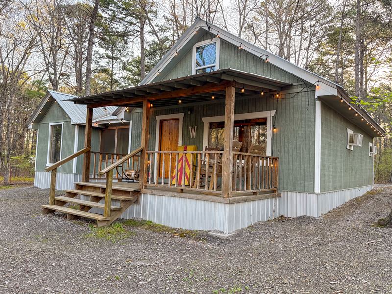 Lost Cabins at Petit Jean : Morrilton : Conway County : Arkansas