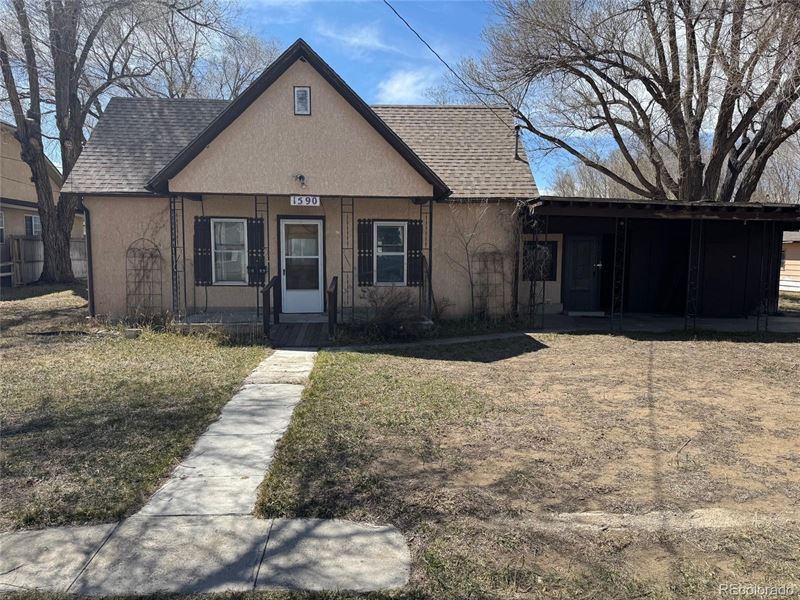 First Time On The Market : Salida : Chaffee County : Colorado