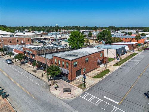 Prime Downtown Jesup Commercial : Jesup : Wayne County : Georgia