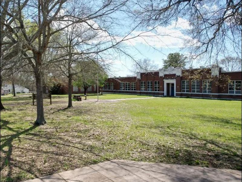 5 Acres in Madison County with Spe : Flora : Madison County : Mississippi