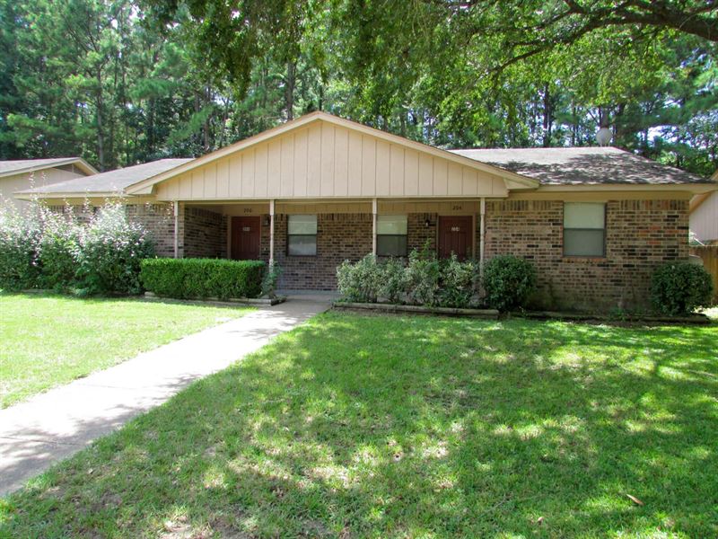 212 Lakeridge Duplex, 2-Bed/1.5-Ba : Huntsville : Walker County : Texas