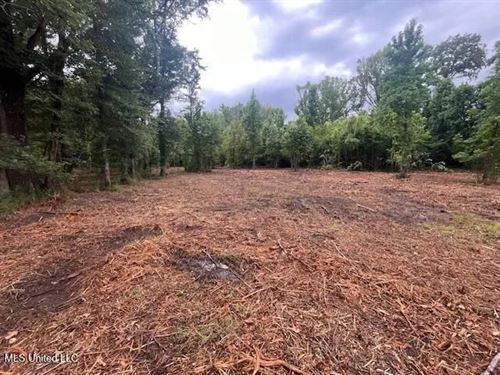 10.82 Prime Commercial Property : Raymond : Hinds County : Mississippi