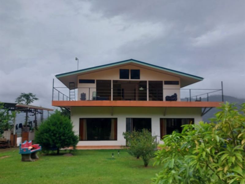 Highland Escape House : Turrialba : Costa Rica