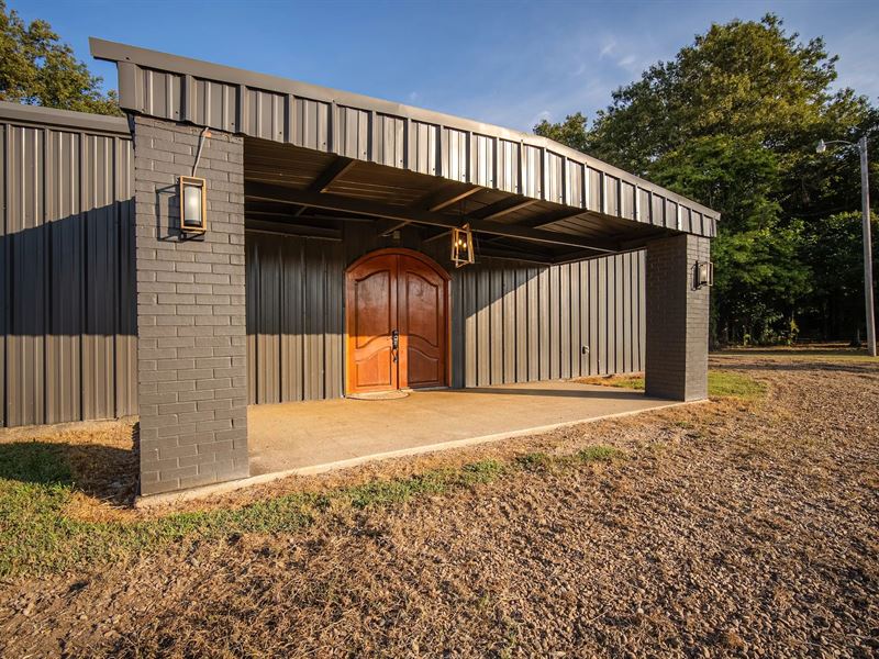A Lodge on 3 Acres in Leflore Count : Greenwood : Leflore County : Mississippi