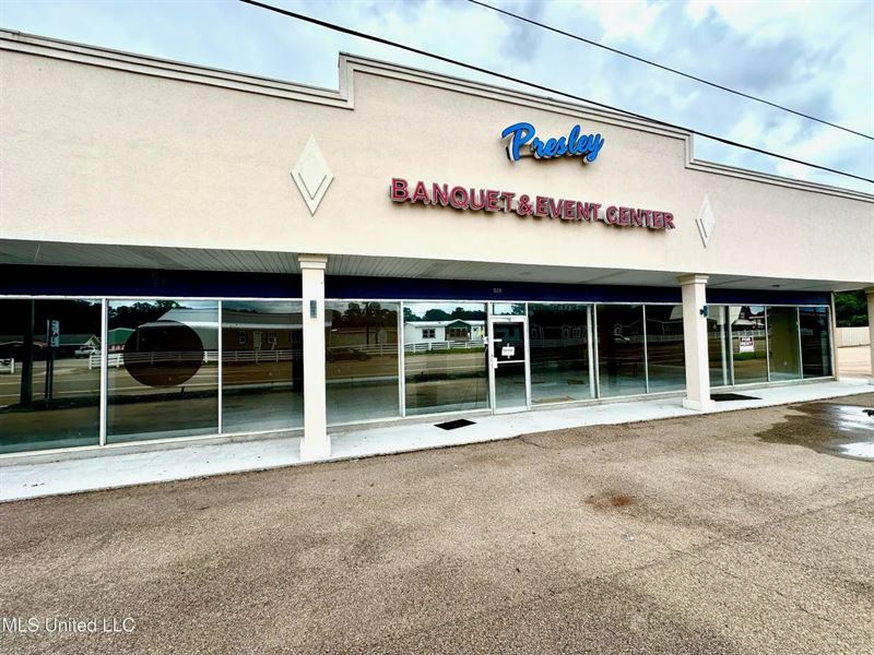 Spacious Pike County MS Commercial : McComb : Pike County : Mississippi