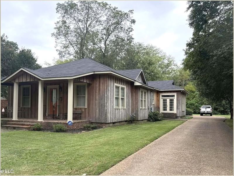 Home in Sunflower County at 103 Par : Indianola : Sunflower County : Mississippi