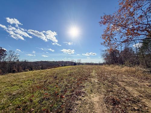 Beautiful Farm on Kern Road : Waterford : Washington County : Ohio