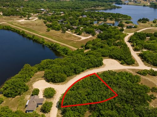 .47 Acre Wooded, Lake Views : Nocona : Montague County : Texas