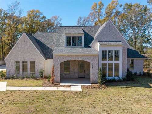 Home on 1.18 Acre Lot in Madison Co : Madison : Mississippi