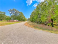Corner Lot Near Pioneer Lake Beach : Horseshoe Bend : Izard County : Arkansas