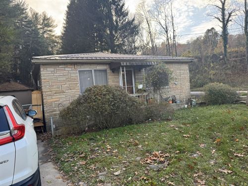 2-1 Home with Pool House on 3.58Acr : Mount Clare : Harrison County : West Virginia