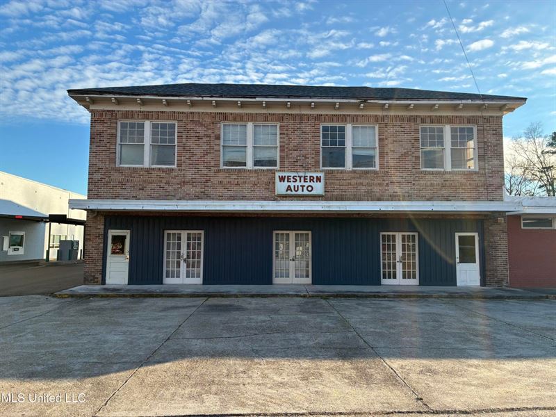 Historic Brick Beauty : Monticello : Lawrence County : Mississippi