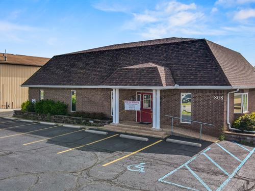Medical Office with Great Location : West Plains : Howell County : Missouri