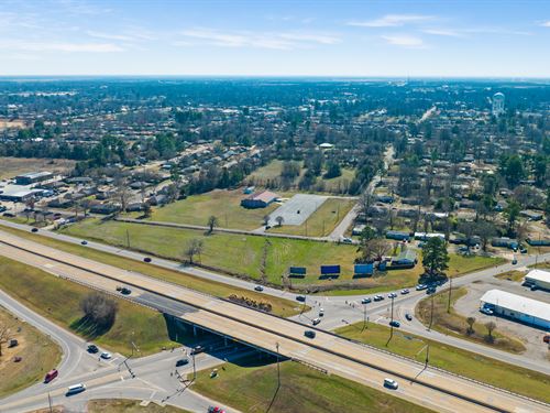 Prime Commercial Lot at NE Loop 286 : Paris : Lamar County : Texas