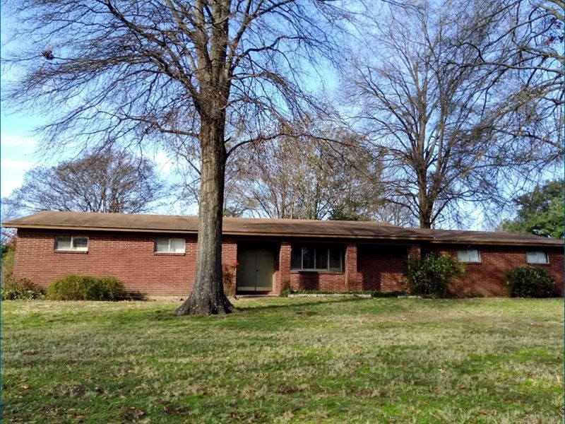 Home in Sunflower County at 311 : Indianola : Sunflower County : Mississippi