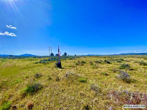 Acreage & Views on Tablelands : Sprague River : Klamath County : Oregon