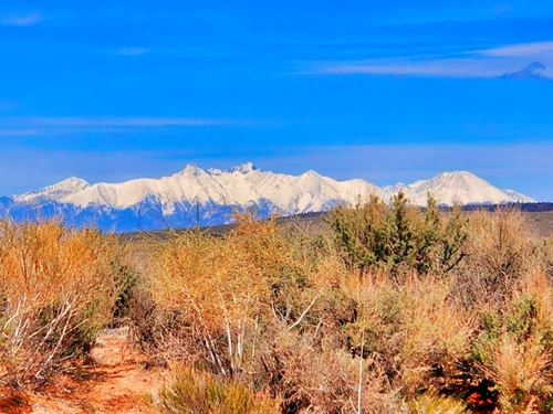 Space, Privacy and San Luis Views : San Luis : Costilla County : Colorado