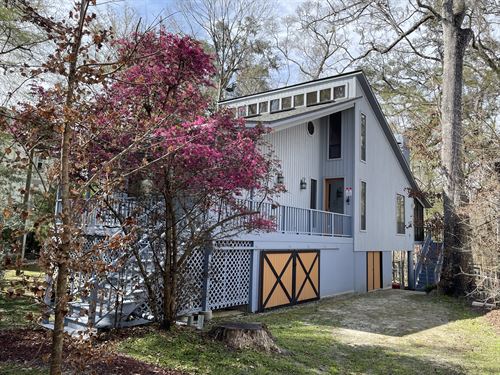 One-Of-A-Kind Cedar-Sided Home : Fort White : Columbia County : Florida