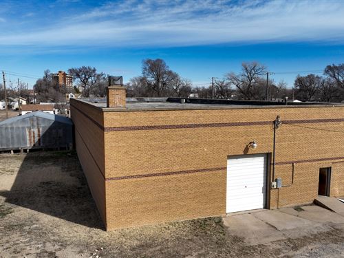 Commercial Building in Great Bend : Great Bend : Barton County : Kansas