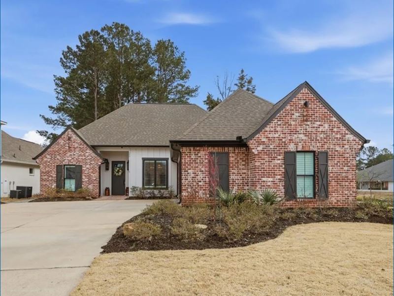 Home in Madison County at 157 Bridg : Madison : Madison County : Mississippi