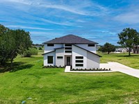 Luxury Lakeside Estate : Corsicana : Navarro County : Texas