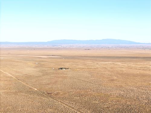 Peaceful Desert Escape : Wagon Wheel : Torrance County : New Mexico