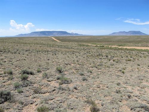 Live Easy with Mountain Views : San Luis : Costilla County : Colorado