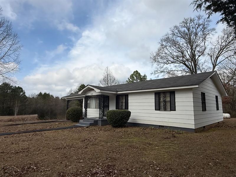 32 Acres with a Home in Montgomery : Duck Hill : Montgomery County : Mississippi