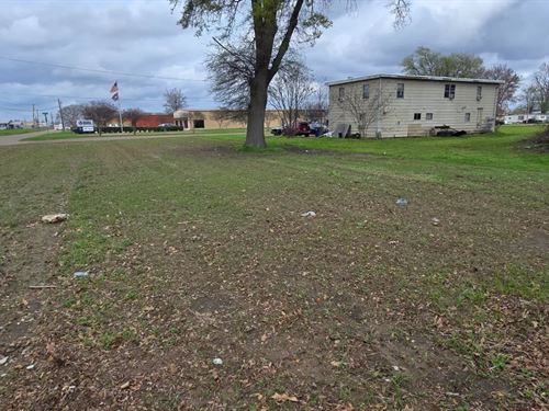 Triplex On.5 Acres in Bolivar Coun : Cleveland : Bolivar County : Mississippi