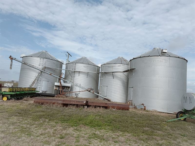 Grain Bins & Shop in Elaine : Elaine : Phillips County : Arkansas