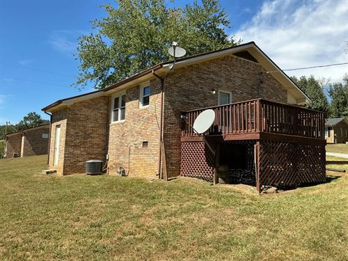 Charming Brick Home in Butler Count : Morgantown : Butler County : Kentucky