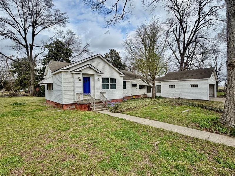 Home in Bolivar County at 405 Prest : Benoit : Bolivar County : Mississippi