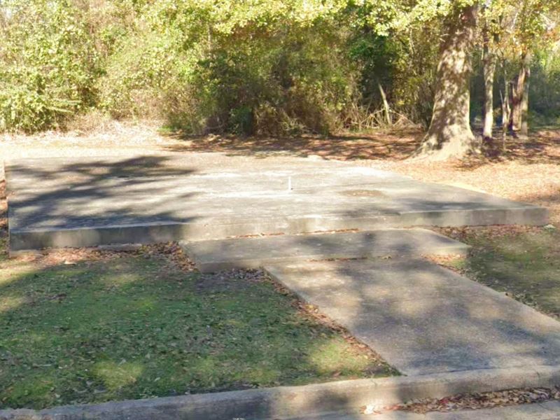 Cleared Buildable Lot with A Slab : Jackson : Hinds County : Mississippi