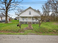 Home and Lot : Celina : Clay County : Tennessee