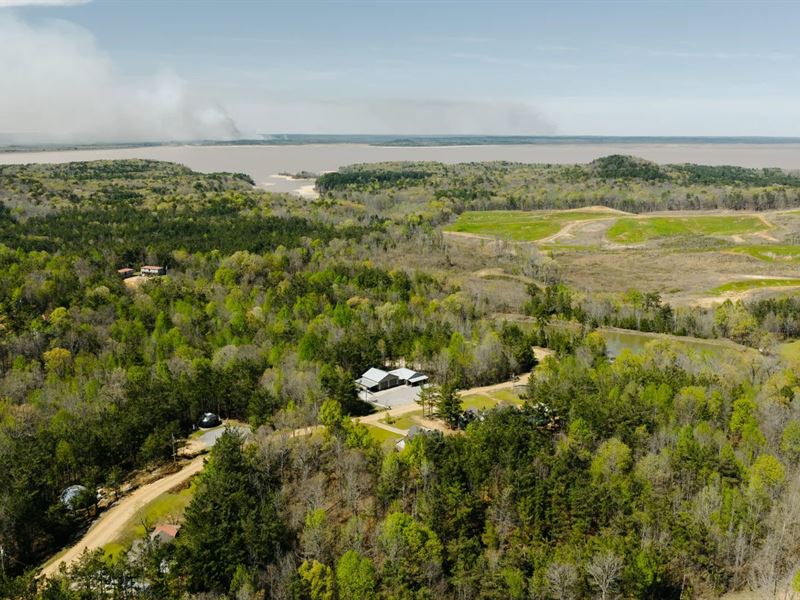 A Cabin on 3 Acres in Grenada Count : Grenada : Grenada County : Mississippi