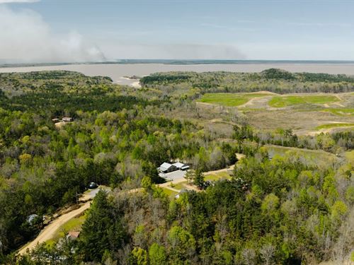 A Cabin on 3 Acres in Grenada Count : Grenada : Mississippi