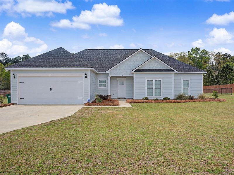 Beautiful Home on 1.28 Acres in Lee : Leesburg : Lee County : Georgia