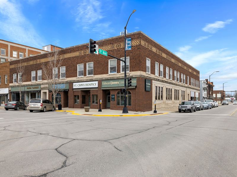 IA Commercial Real Estate Auction : Newton : Jasper County : Iowa