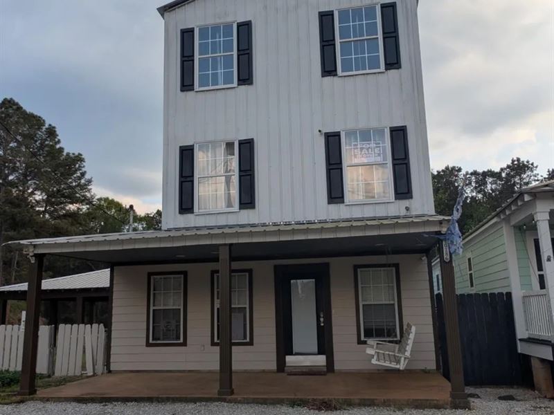 Fair Cabin in Neshoba County at 101 : Philadelphia : Neshoba County : Mississippi