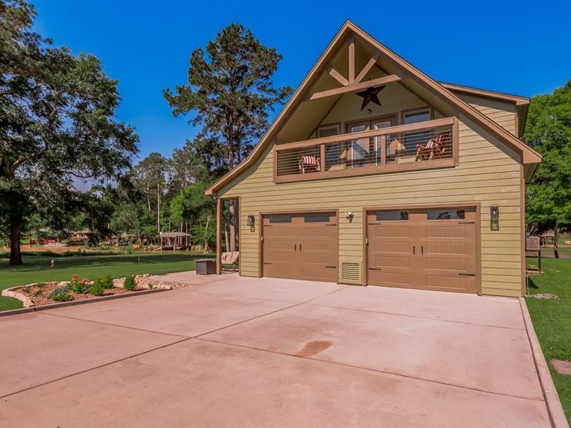 16 Wildwood Lake Drive, Huntsville : Huntsville : Walker County : Texas
