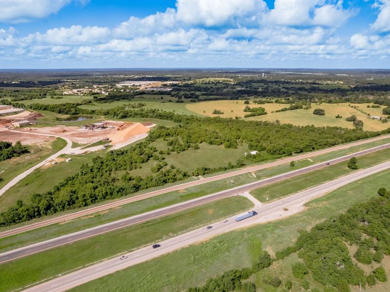 18 Acres, 969 I-45 Feeder Road : Huntsville : Walker County : Texas