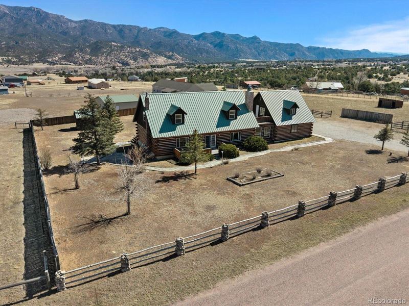 4088 Sqft Log Home : Howard : Chaffee County : Colorado